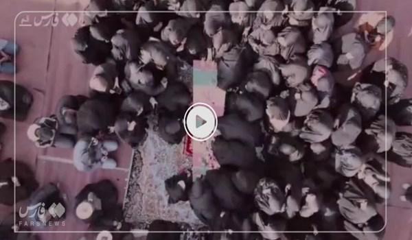 فیلم وداع کارگران با پیکر شهید گمنام در اراک